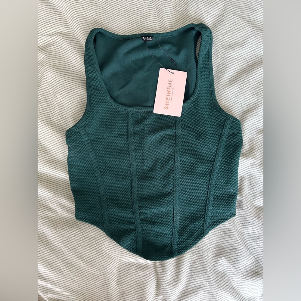 Corset like sleeveless shirt